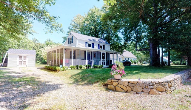 Welcoming home on Main St. with screened porch & large yard - 1 dog OK