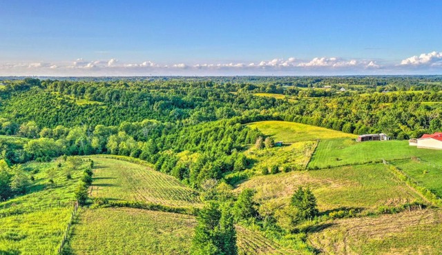 Welcoming Kentucky Home with Sprawling Views!