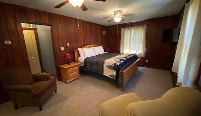 Welcoming king bed studio suite with split bathroom. Close to hiking trails, ski resorts and family parks!