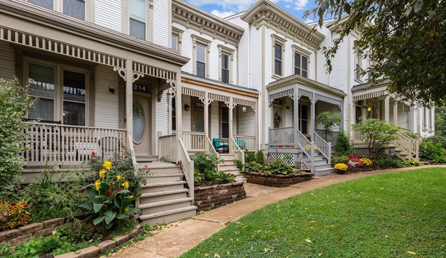 Welcoming Lafayette Square Home | JZ Vacation Rentals