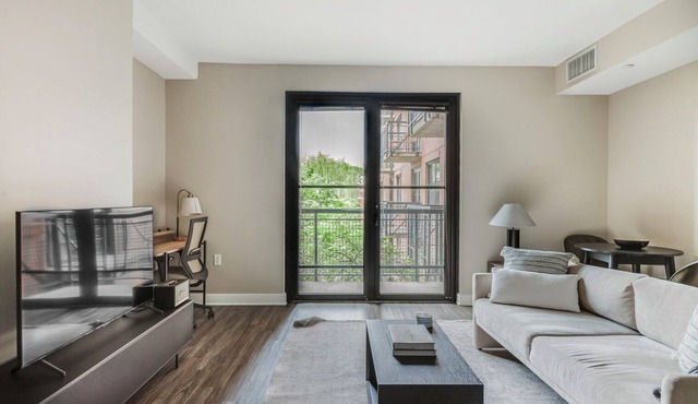 Welcoming Mt Vernon Studio w/Gym & Roof Pool, nr Uni, by Blueground