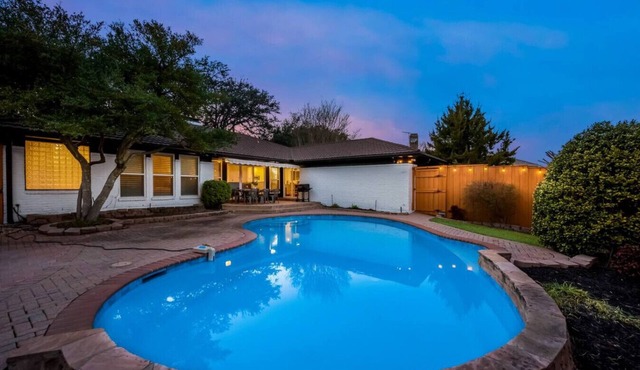 Welcoming Neighborhood 4 Bed 3 Bath Single Story