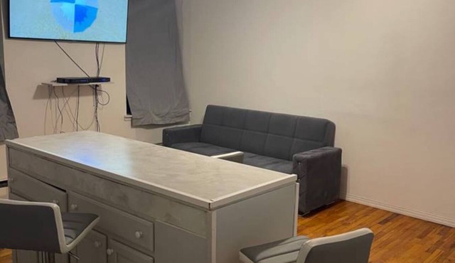 welcoming New York neighborhood this is a room I’m renting out For 1550