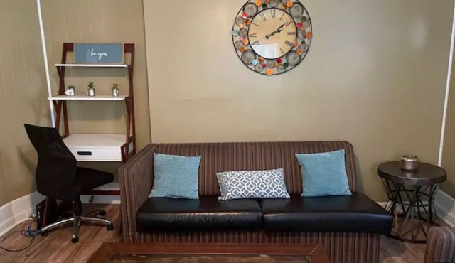 Welcoming Overnight Bedroom Two Beds