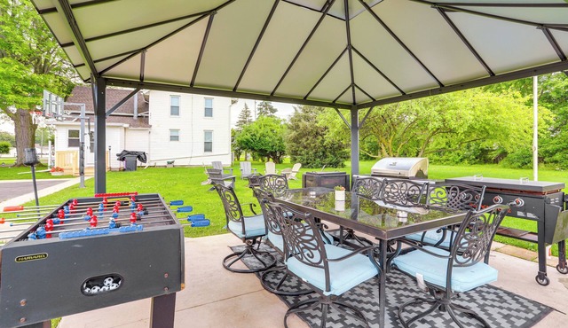 Welcoming Port Clinton Vacation Rental!