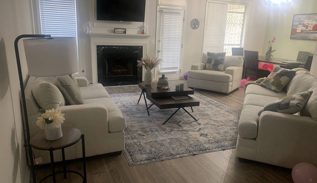 Welcoming Ranch in desire Woodstock VERY close to Roswell, GA