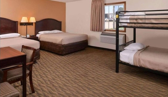 Welcoming Room w/Kitchenette and BBQ Grill Near Downtown – Ideal for Business