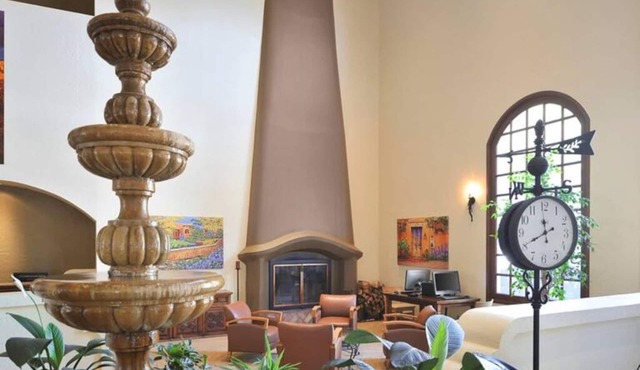 Welcoming Room w/Patio Near Tlaquepaque Arts & Craft Village – 0.3 Miles away