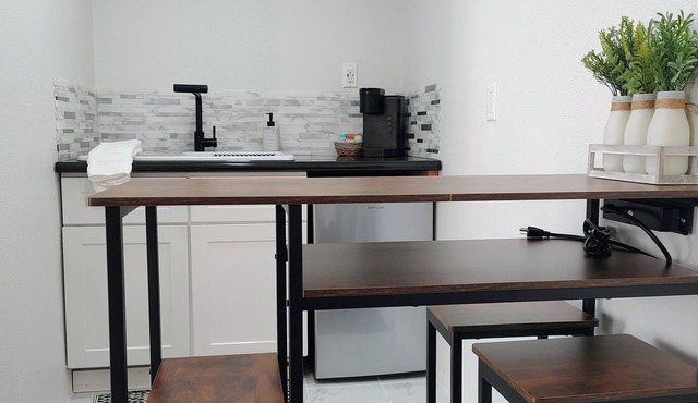 Welcoming studio in Roseville perfect for a cozy getaway