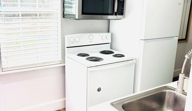 Welcoming studio with AC in vibrant Atlanta