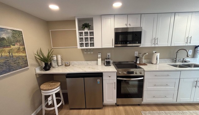 Welcoming studio with AC in charming Delanco