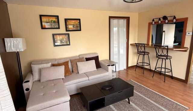 Welcoming to Cozy Altoona a 2-bedroom house with AC in charming Altoona
