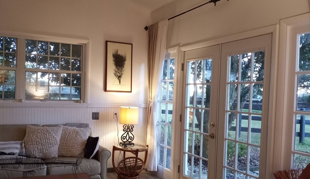 Welcoming Upscale Cottage on Private Horse Farm