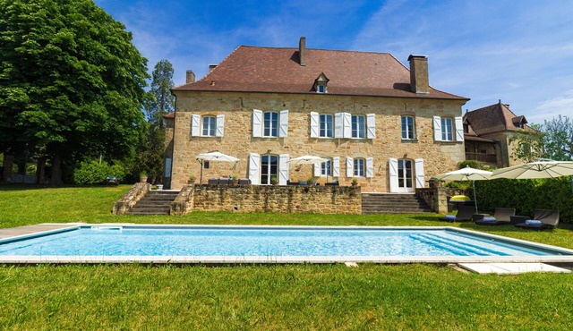 Welcoming Village Manor House with Pool - Ideal for Families - Dordogne & Lot
