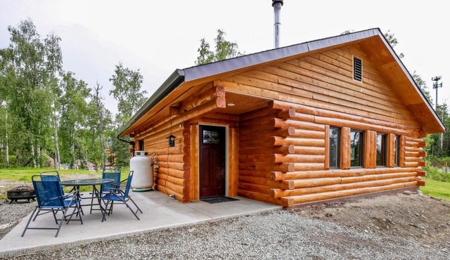 Welcoming Wasilla Cabin with Patio!