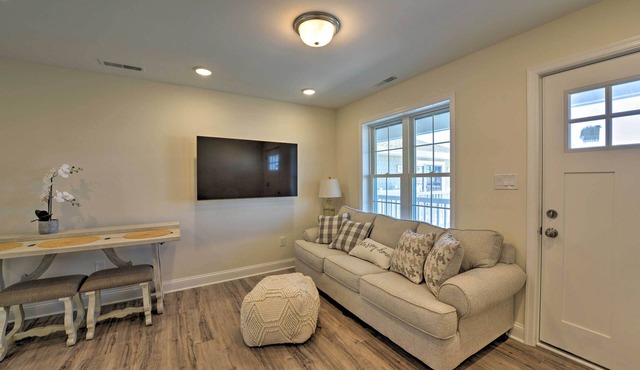 Welcoming Wildwood Condo ~ 1 Block to Beach!