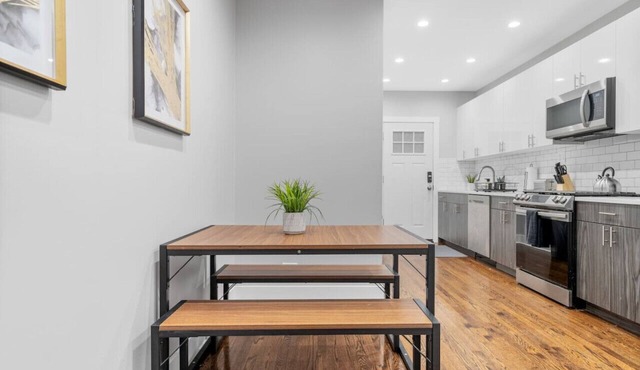 Well-Appointed 2BR Apt in a Vibrant Area