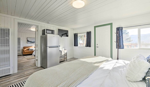 Well-Appointed Bayfield Cabin w/Forest Views!