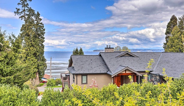 Well-Appointed Blaine Retreat Near the Bay!