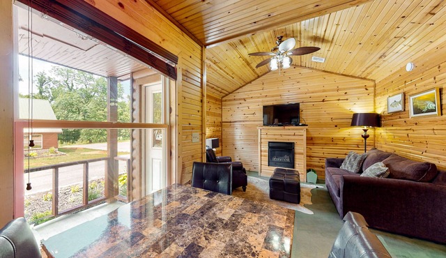 Well-appointed cabins with 2 kitchenettes, grills, patio, electric fireplaces