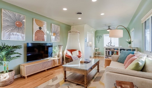 Well-Appointed Family Summer Home - King Bed - Close to DEN & Anschutz