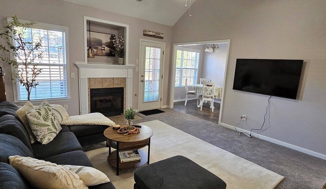 Well-Appointed Furnished 3BR Home For 4+ Night Stays Near Fort Gordon