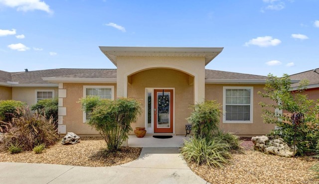 Well appointed home welcomes you PLEASE NOTE: We are outside of The Villages