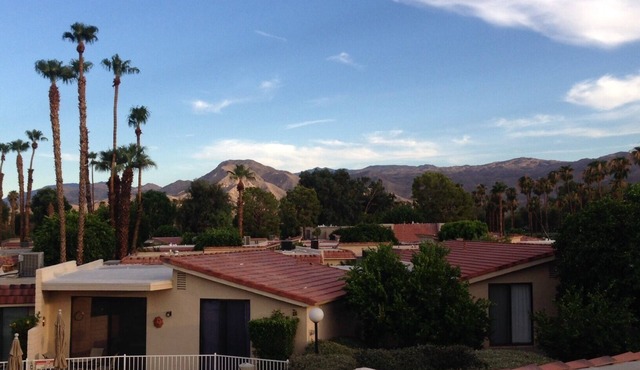 Well-Appointed Townhouse in Cathedral Canyon Near Palm Springs