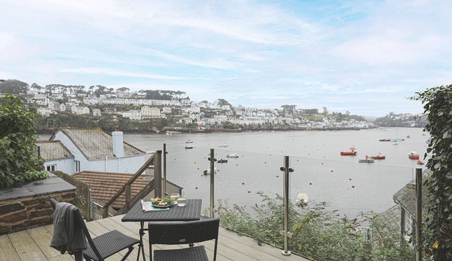 Well Court is a fabulous cottage with wonderful views set in the heart of Polruan village