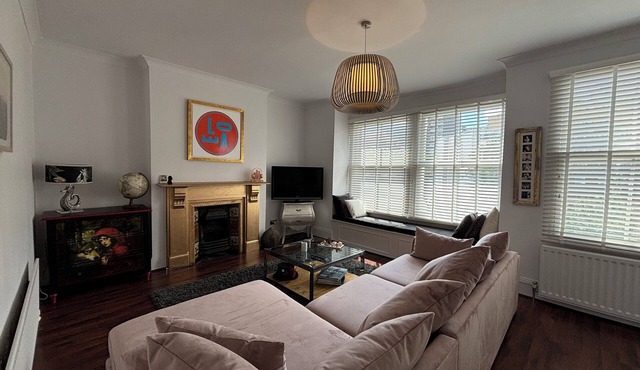 Well-Designed 1BD Flat with Terrace, Hampstead