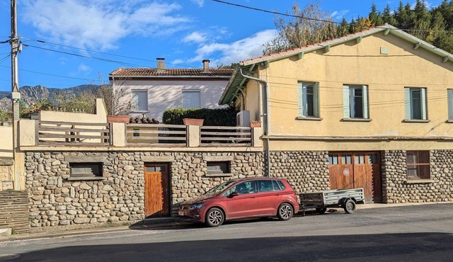 Well equipped detached villa, terrace and mountain views. Tourist board rated.
