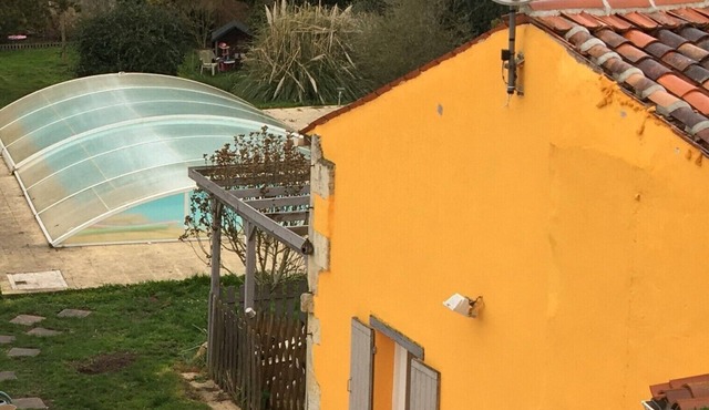 well-equipped gîte with swimming pool, large garden, garden furniture x2, barbecue,