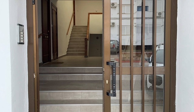 Well equipped apartment with easy parking. Ideal starting point for your routes.