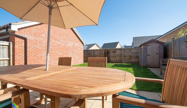 Well Equipped. Comfortable Holiday Home Close To Suffolk Coasts AONB