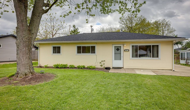 Well-Equipped Dayton Home: 5 Mi to University!