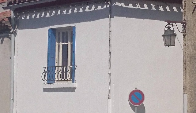 Well-equipped House At Foot of Medieval Cité with Garage, Wifi & 2 Shower rooms