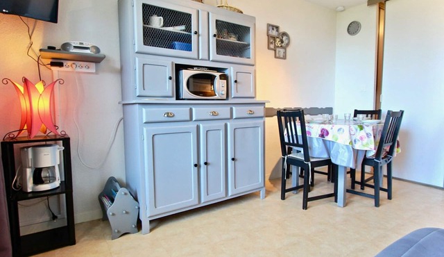 Well-equipped studio cabin near slopes in Chamrousse