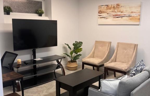 Well furnished Basement Suite-With Private Entrance