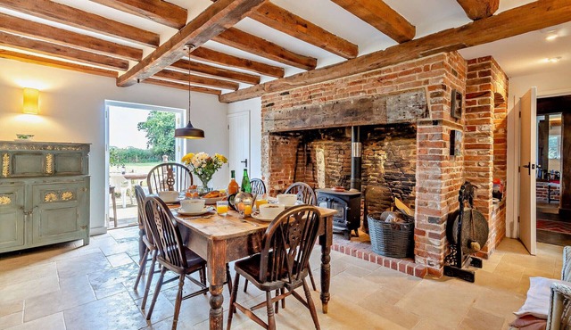 Well House - Four Bedroom House, Sleeps 8