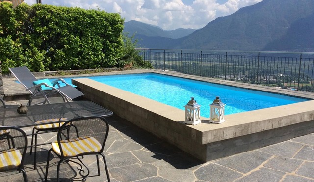 Well kept family-friendly holiday home with beautiful views and private pool