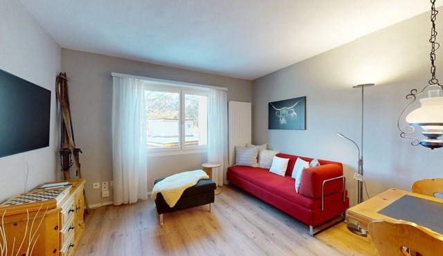 Well located apartmenthouse with sideview of the lake of St.