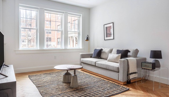 Well-Located Porter Square 1BR in Harvard Square