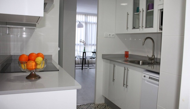 Well maintained 3/2 Apartment. Well maintained 3/2 apartment.