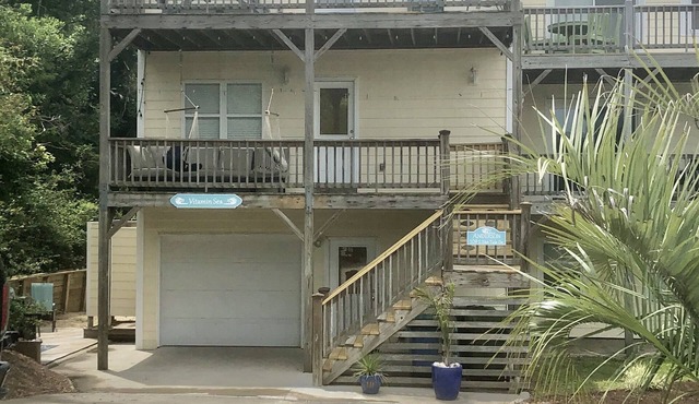 Well maintained 4 bed/4 bath house in quiet area
