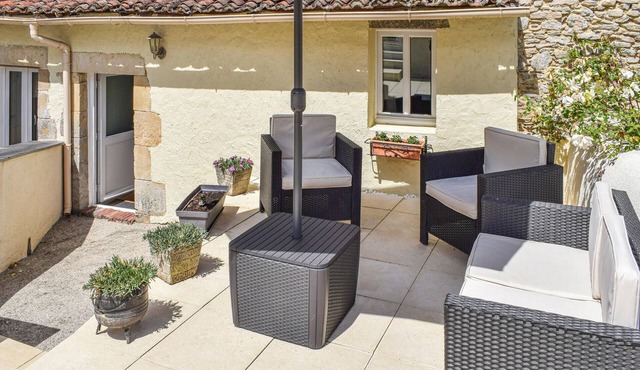 Well-maintained, charming house in a warm, welcoming atmosphere.