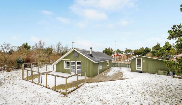 Well-maintained holiday home close to Ringkøbing Fjord.