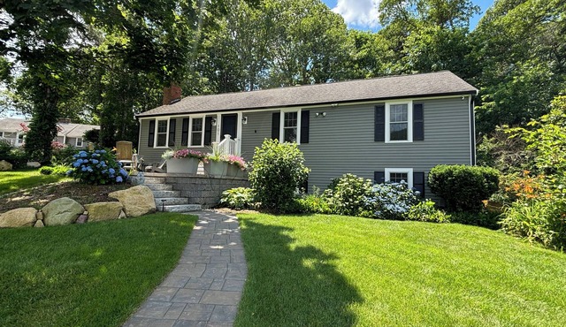 Well Maintained, Renovated Cape Cod Rental