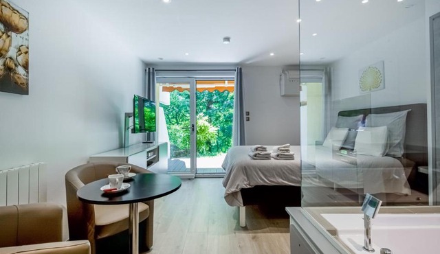 Wellholidays 19 - Balnéo, terrasse et piscine partagée