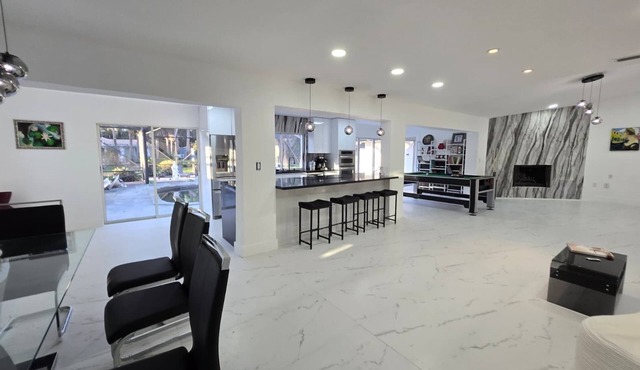 Wellington Charming House with Heated Pool