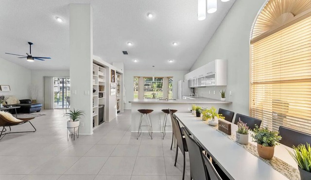Wellington, FL Modern Family Lakehouse near Equestrian Center